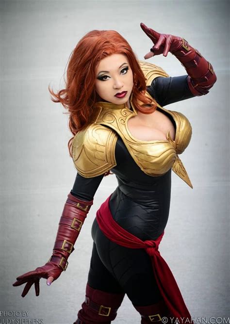 10 Hottest Female Cosplayers Around The World Preetech3