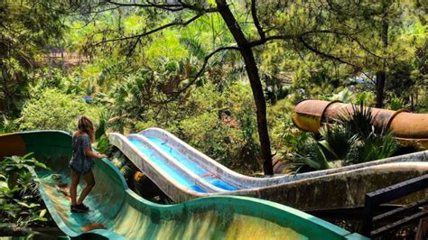 These Pics From An Abandoned Water Park In Vietnam Are Somehow Gorgeous