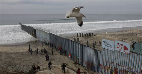 state   wall    mexico border snopescom