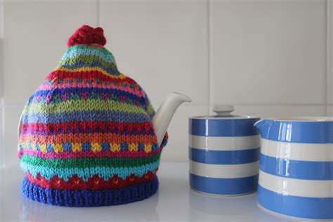 hand knitted tea cosy tea cosy crafty projects tea cozy
