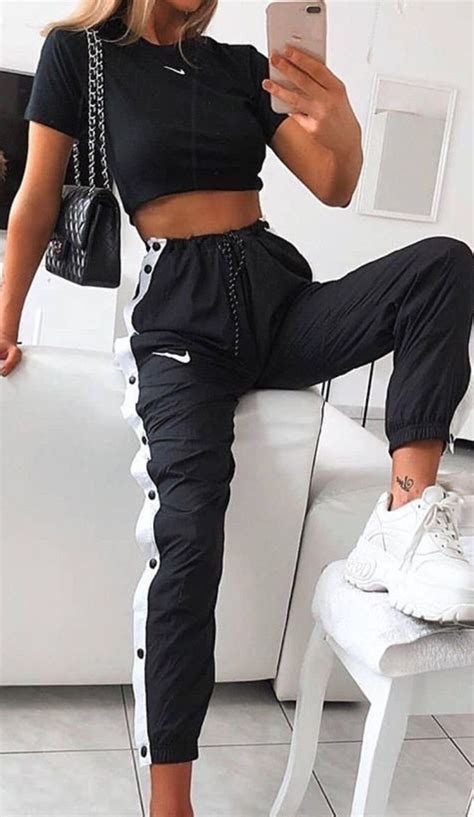 outfit goals outfitgoals nike joggers  simple black nike top
