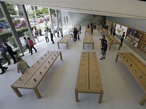 apple stores  bay area targeted  gangs  thieves breitbart