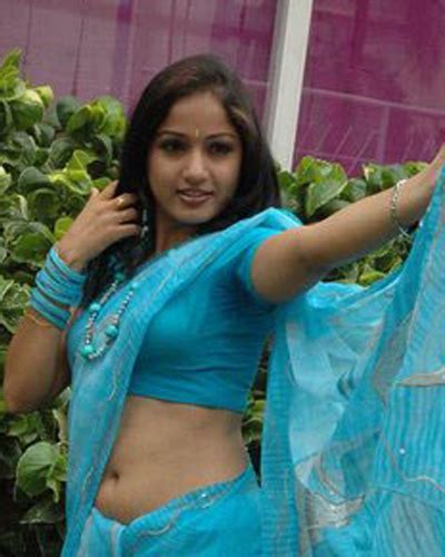 desi actress aswatha spicy hot saree pictures mallu joy