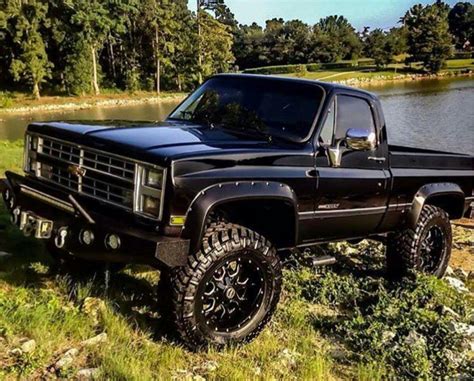 lifted chevy truck