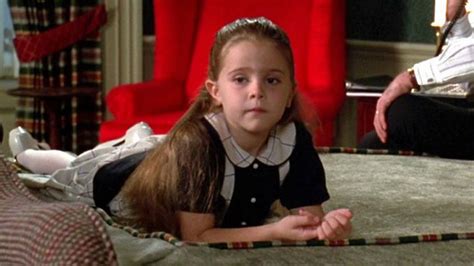 how old is good girls star mae whitman and when did she start acting