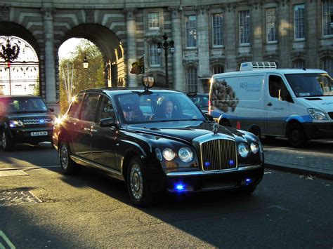 The Queen S Bentley Hm Queen Elizabeth Ii Out In The 2002  Flickr