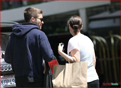 Weirdland Jake Gyllenhaal Helps A Lady Friend With Her Bags