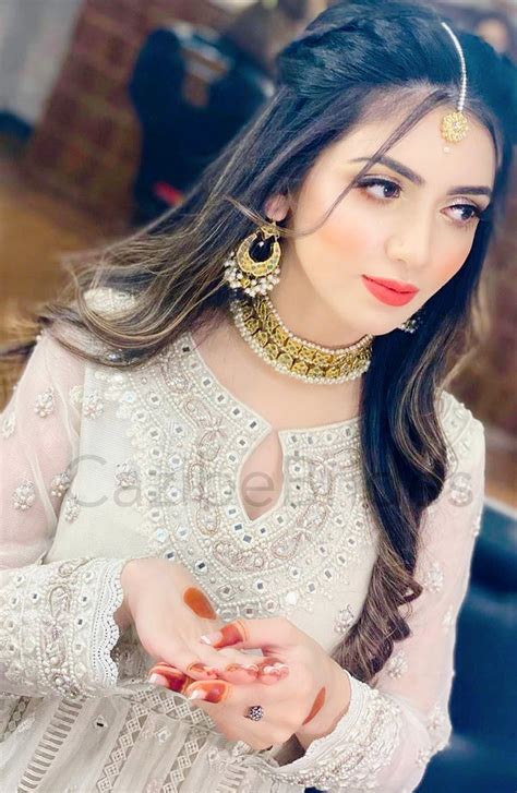 Pin By Anaya Shah On Dpzzz Wörld ️ Pakistani Bridal Hairstyles