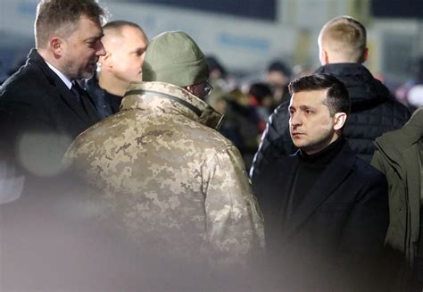 ukraine s zelensky wants to end a war in the east his problem no one