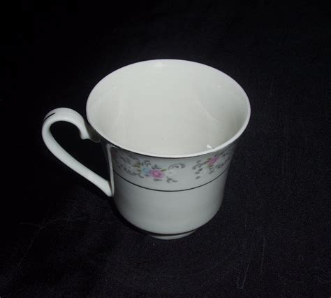 Dynasty Fine China Tea Cup