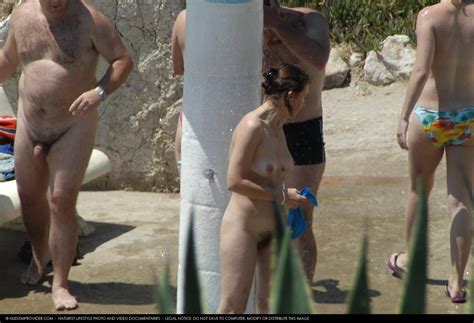 voyeur nude beach shower high definition porn pic voyeur flashing o