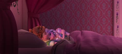 Anna Comforting Elsa By Televue On Deviantart