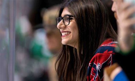 lea ex porn star mia khalifa wants to move on with her life why won t