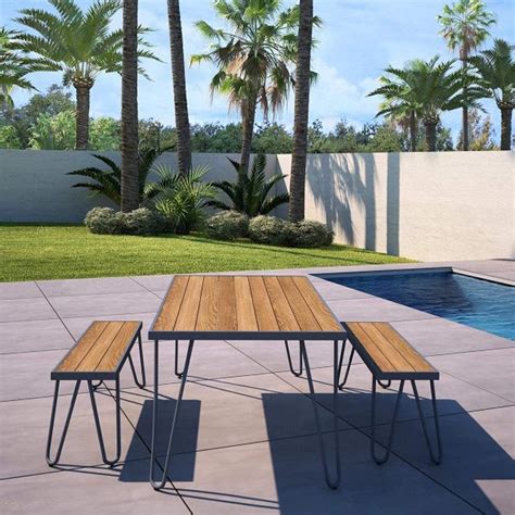 outdoor dining tables   wow  dinner guests