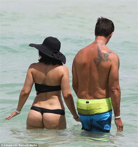 lorenzo lamas hits miami beach with his bikini clad wife shawna craig daily mail online