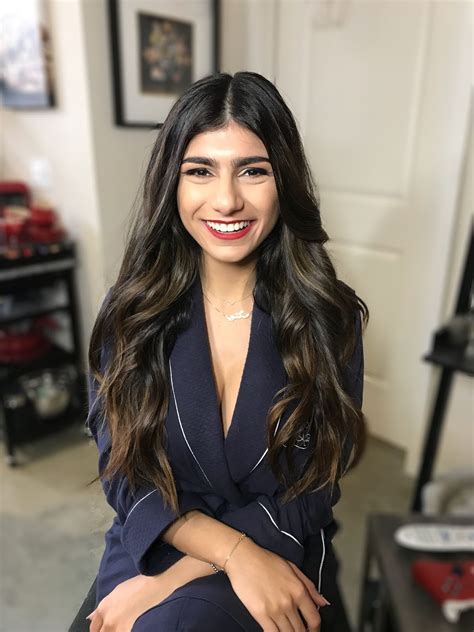 mia khalifa net worth and income in 2023 women in the world