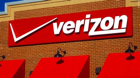 verizon customers report big spike in outages other carriers see