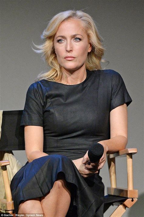 x files gillian anderson 46 stuns at panel discuss in