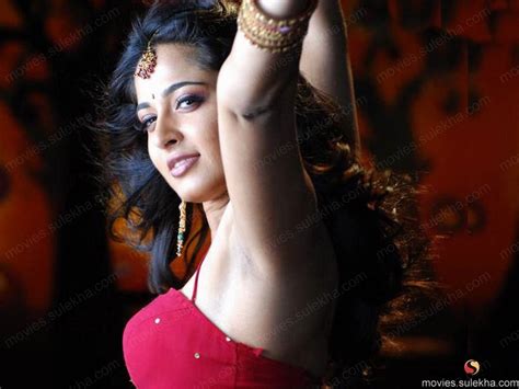indian hot actress actress anushka shetty spicy hot sexy armpit and navel show ha