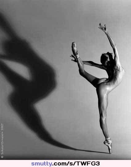 Danser Nude Ballerina Pointedtoes Beautifulbody Eroticart Flexible