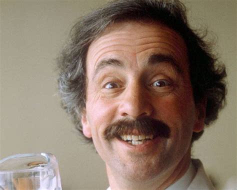 andrew sachs dead fawlty towers actor dies aged 86 metro news