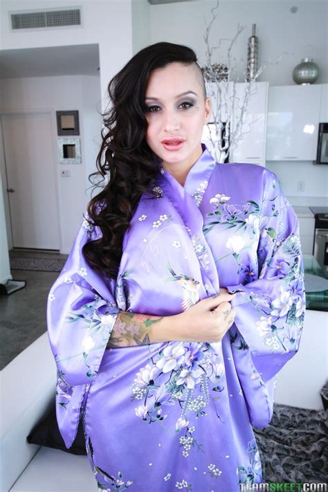 Tattooed Amateur Alby Rydes Sheds Satin Robe To Flaunt Oiled Booty On