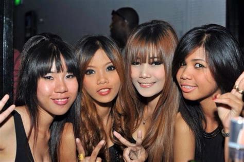 picking up sexy girls in bangkok guys nightlife