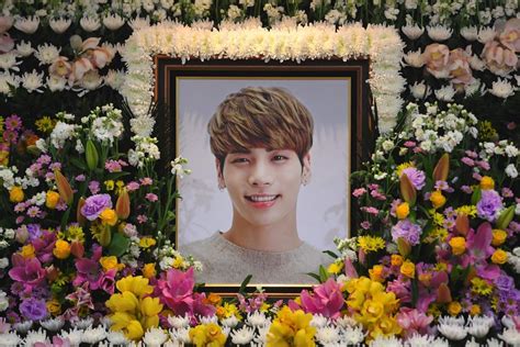 shinee s jonghyun remembered the legacy of a k pop king and lgbtq
