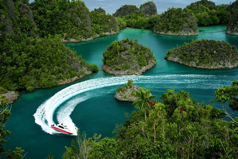 keindahan  kekayaan alam raja ampat