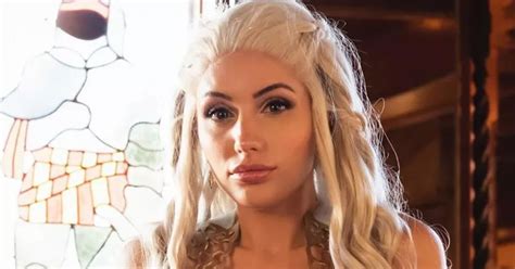 cosplay model liz katz goes topless for brunch with the girls