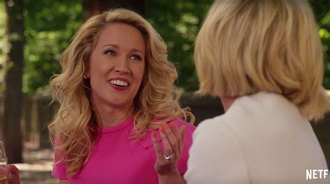 Anna Camp Makes Her Debut In New ‘unbreakable Kimmy Schmidt’ Season Two