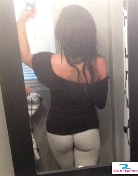 a milf with a tight booty in yoga pants hot girls in yoga pants best yoga pants