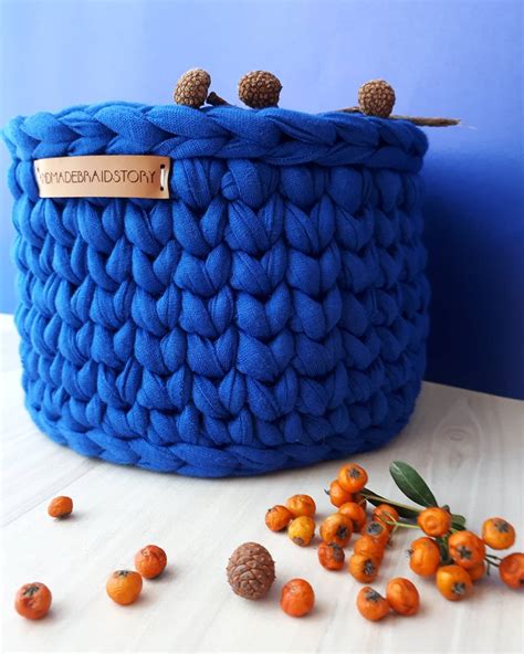 cute   chunky knit basket pattern images page    beauty crochet patterns