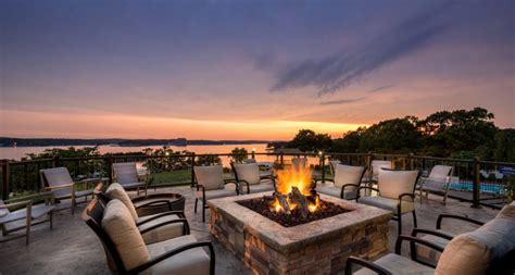 The Lodge Of Four Seasons Offering Last Minute Fall Vacation Deals