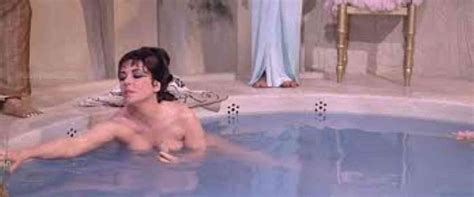 elizabeth taylor nude 9 pictures in an infinite scroll