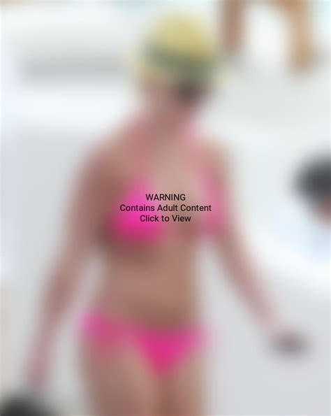 Britney Spears Bikini Photos Thg Hot Bodies Countdown 13 The