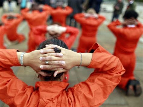 prisoners  serve  year sentence   hours   future