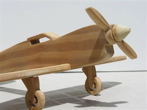 avion de chasse en bois par athirdlife sur etsy jouets en bois bois jouet