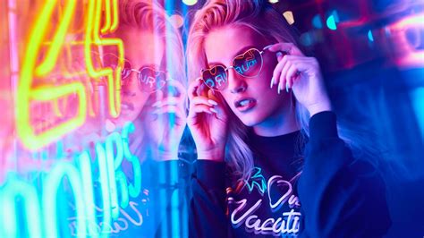 Desktop Wallpaper Party Lights Girl Model Blonde Sunglasses Hd