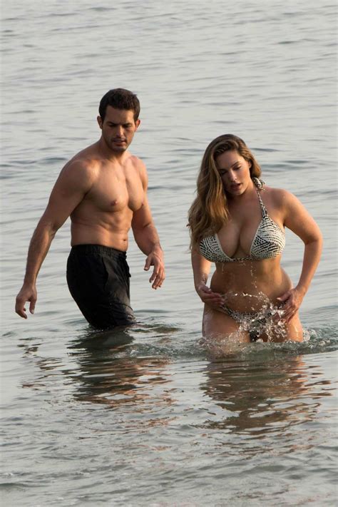 Kelly Brook Spotted In Bikini At The Beach During Her