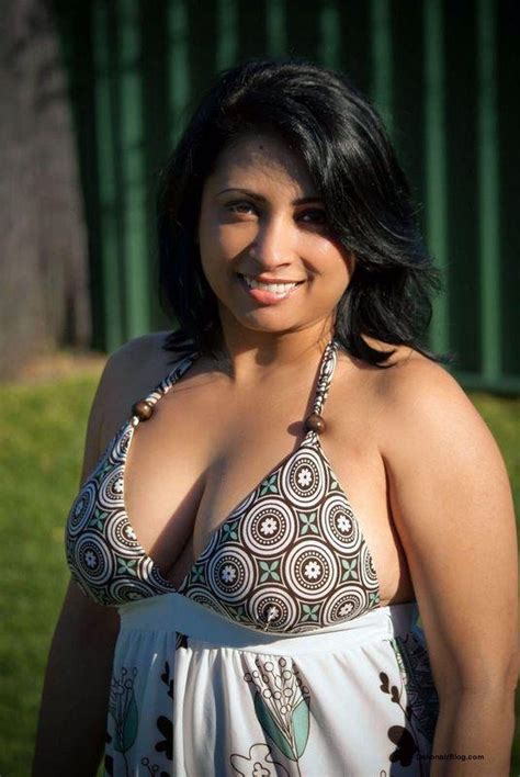 top 10 desi hot girls showing their cleavages desi