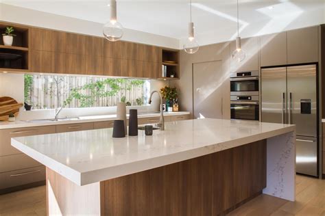 big modern kitchen  ultimate guide  design  functionality artourney
