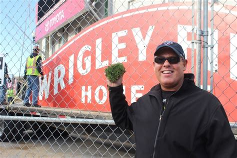 Don T Freak Out Wrigley S Marquee Came Down But It Will