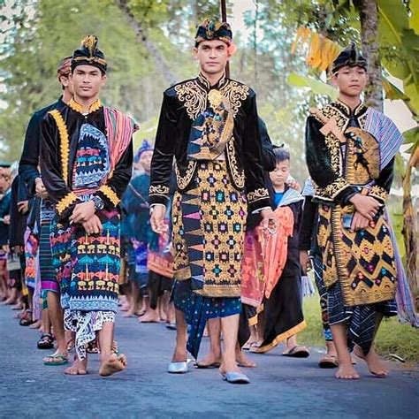 baju adat lombok, baju adat lombok tengah wisata budaya hari desa adat lombok authentic memorable skinner