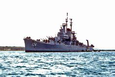 des moines class heavy cruisers ideas heavy cruiser cruisers warship