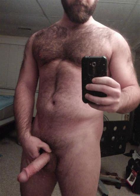 dad bod naked selfie