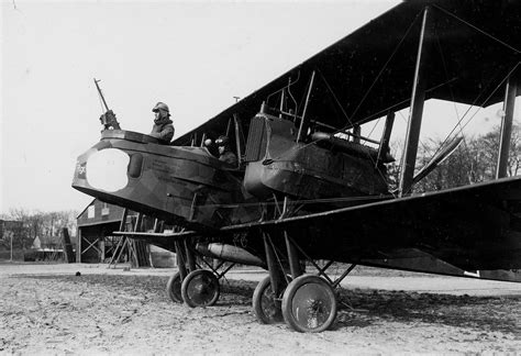 wwi german gotha bomber gunner  pilot ww airplanes vintage airplanes ww aircraft