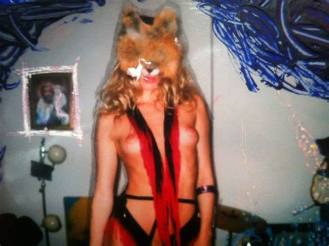 Bradley Cooper S Ex Suki Waterhouse Leaked Nude Photos