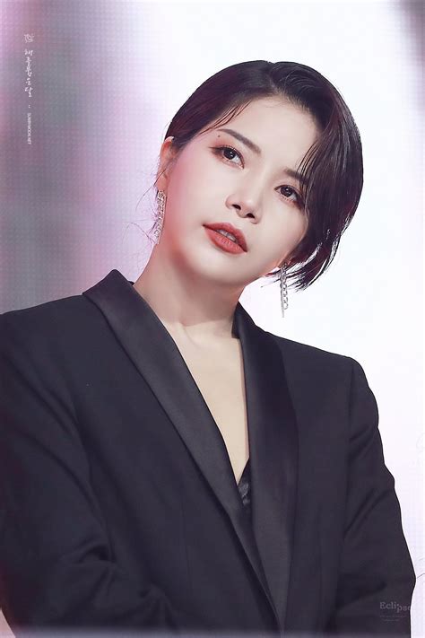Mamamoo S Solar Is So Stunning She Can Pull Off 10