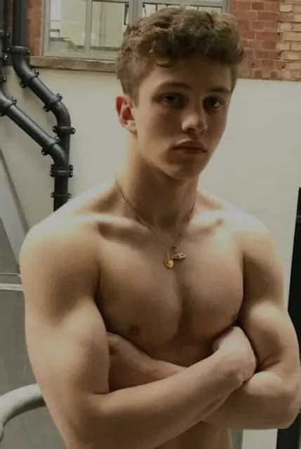Shirtless Male Muscular Hot Physique Frat Beefcake Jock Hunk Photo 4x6